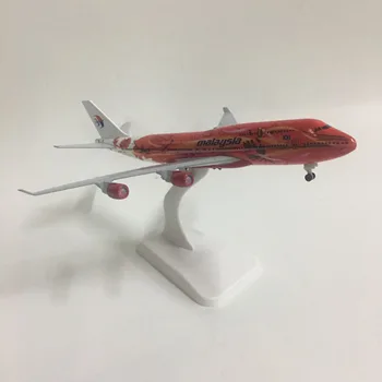 JASON TUTU 20 cm Malezija Rdečo rožo Boeing 747 Letalo Model za Letenje Letal Modela Model 1:300 Diecast Kovinski letal igrače Darilo