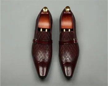 Jeseni, pozimi new England čevlji kvadratni toe usnja moške Bullock vklesan modno osebnost zdrsne na sponke banket čevlji