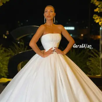 Vintage Princesa Žogo Obleke Poroka Obleke brez naramnic arabski Dubaj Bele Poročne Halje Ruffles Krilo vestido de noiva 2021