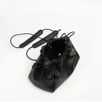 2020 novo pravega usnja preprosto vrvico za zavezovanje vreče korejski modna torba črna mehko usnje, usnjeni torbici messenger bag cross body bag ženska