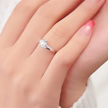 Luksuzni Ženski Majhne Cirkon Kamen Ring Crystal Srebrne Barve Poročni Prstan Obroči Obljubo Solitaire Udejstvovanje Obroči Za Ženske